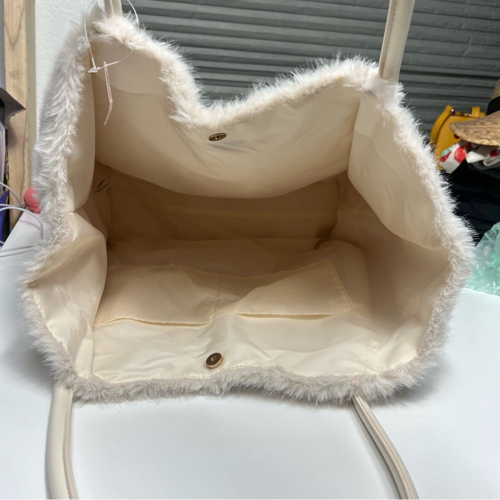 Victoria’s Secret Faux-Fur Tote Bag Cream NWT - Picture 11 of 11